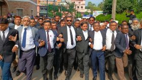 ইসকন নিষিদ্ধ-আইনজীবী হত্যার বিচার দাবিতে বরিশালে বিক্ষোভ মিছিল