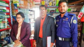 ভেজাল বিরোধী অভিযানে ৫ দোকানির জরিমানা
