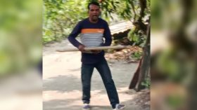 ‘আমাগো কথা ছাড়া পুলিশ আইলে বাইন্দা থুমু জায়গার ওপর’