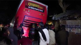 পিরোজপুরে বাসচাপায় নিহত ২
