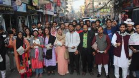 জুলাই বিপ্লবের ঘোষণাপত্রের লিফলেট বিতরণ