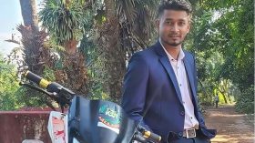 কুয়াশায় মোটরসাইকেল খাদে, নিহত ১