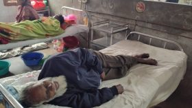 আওয়ামীলীগ নেতার মারধরে শাহজাহান খন্দকার গুরুতর আহত