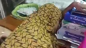 পাওনা কোটি টাকা ফেরত পেতে সহসভাপতিকে তুলে নিলো গ্রাহকেরা