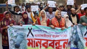 চাঞ্চল্যকর শিশু হত্যাকারীদের ফাঁসির দাবিতে বিক্ষোভ