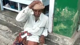 চাল দেওয়ার কথা বলে ভ্যান নিয়ে উধাও প্রতারক চক্র