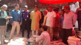 কাউখালীতে নিত্যপণ্যের বাজার মনিটরিং