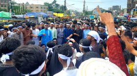 বরিশালে পলিটেকনিক শিক্ষার্থীদের বিক্ষোভ