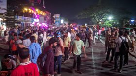 ববি’র ২২ শিক্ষার্থীর বিরুদ্ধে জিডির প্রতিবাদে মহাসড়ক অবরোধ