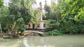 নলছিটিতে সভাপতি-মুয়াজ্জিনের সাথে মুসল্লীদের দ্বন্দ্ব, চাঁদাবাজির অভিযোগ