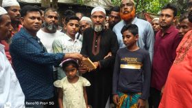 হিজলায় বজ্রপাতে নিহতের পরিবারের পাশে বিএনপি নেতা