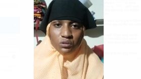 টানা ৩ দিন ধরে প্রেমিকের বাড়িতে প্রেমিকার অনশন