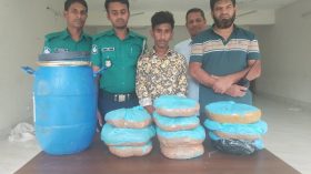 ১০ কেজি গাঁজাসহ মাদক বিক্রেতা আটক