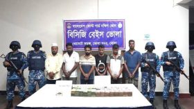 মেঘনায় কোস্ট গার্ডের অভিযানে ৬ দুষ্কৃতিকারী, ৫৩ ড্রেজার, ৩৬ বাল্কহেড ও ১ কোটি টাকা উদ্ধার