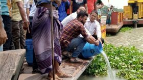 ইন্দুরকানিতে ১০ লাখ চিংড়ির রেণু জব্দ, ব্যবসায়ীর কারাদণ্ড