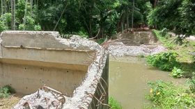 এক সেতু ১১ গ্রামের দুর্দশার কারণ!