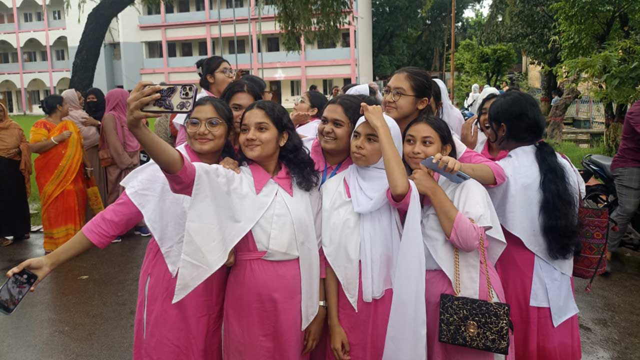 ফলাফলে বরিশাল বোর্ডের শীর্ষে পিরোজপুর জেলা