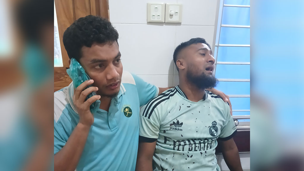 ভোলায় অটোরিকশা চালককে কুপিয়ে হত্যা