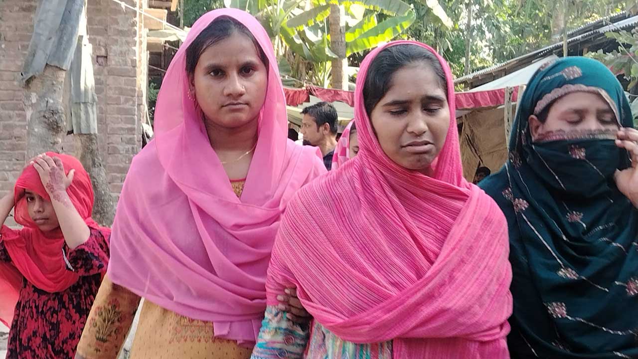 ফলাফল পেয়ে কেদে দিলো বাবার লাশ রেখে পরীক্ষা দিতে যাওয়া সেই মারিয়া