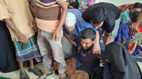 ডেঙ্গু আক্রান্ত মাকে উন্নত চিকিৎসা করাতে না পেরে বন্ডে সই ছেলের, অতপর…