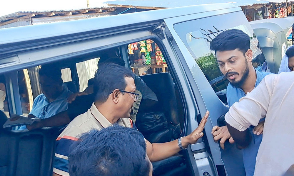 ভোলায় দুর্নীতির অভিযোগে অবরুদ্ধ বিআইডব্লিউটিএর কর্মকর্তা