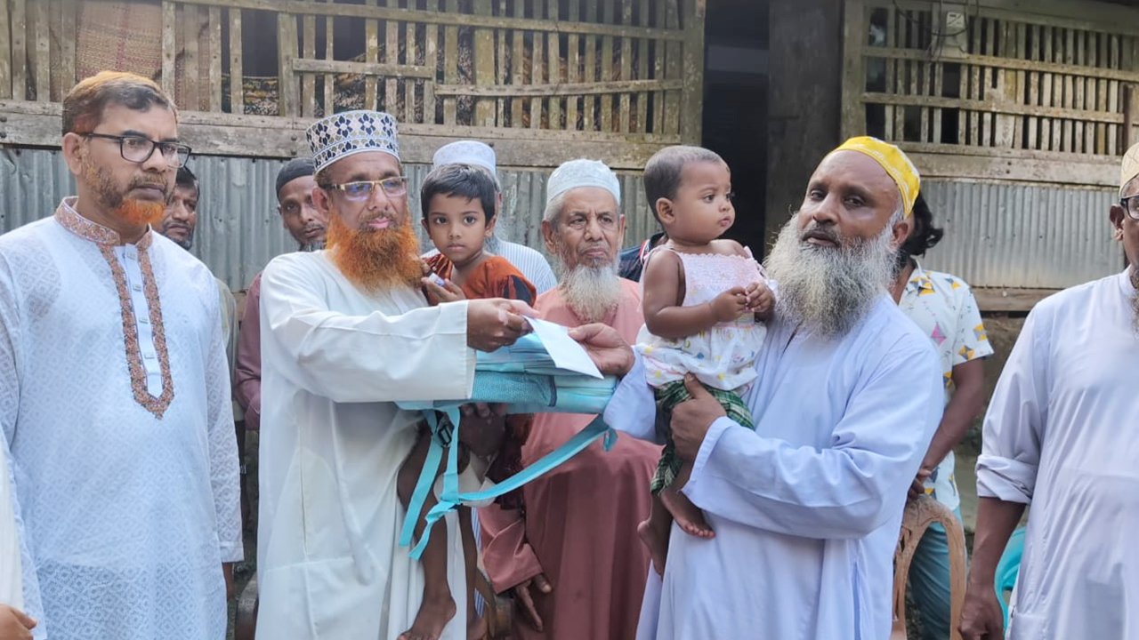 এতিম ২ শিশুর দায়িত্ব নিলেন জামায়াত নেতা
