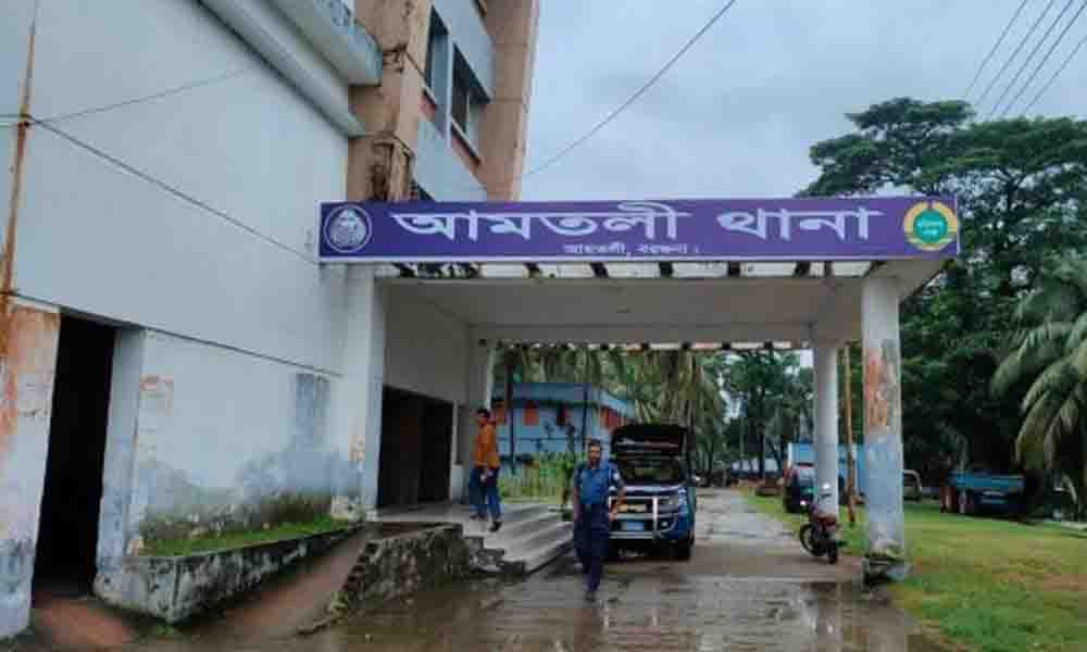 আমতলীতে বাঁশ কাটতে গিয়ে বিদ্যুৎস্পৃষ্টে প্রাণ গেল বৃদ্ধের