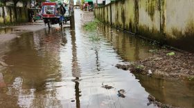 বেতাগীতে অল্প বৃষ্টিতেই সৃষ্টি হচ্ছে জলাবদ্ধতা, ভোগান্তি