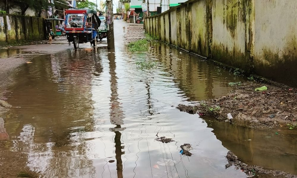 বেতাগীতে অল্প বৃষ্টিতেই সৃষ্টি হচ্ছে জলাবদ্ধতা, ভোগান্তি
