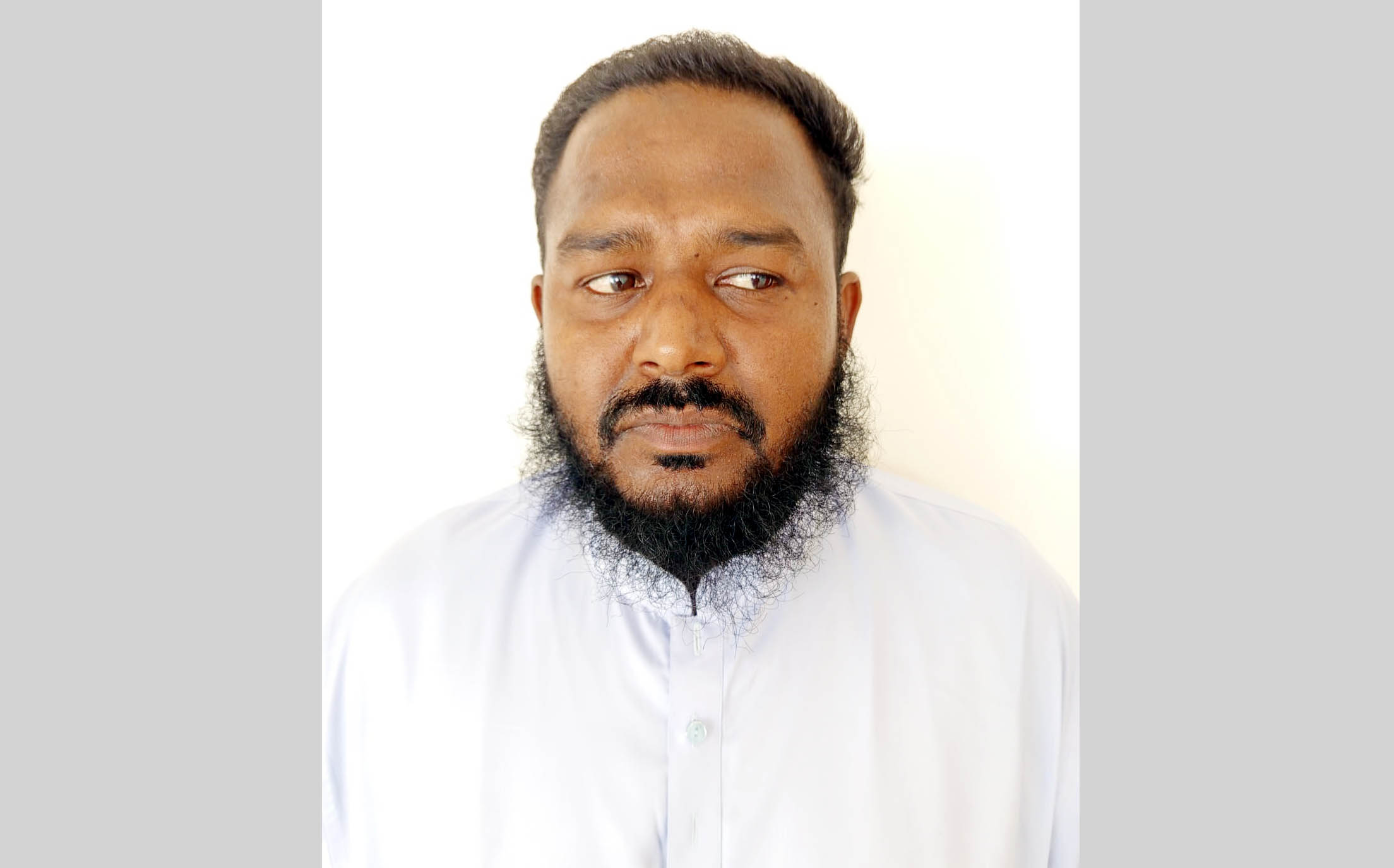  পাখির খাবারের মধ্যে পাওয়া গেলো ২ কেজি গাঁজা, যুবক আটক 