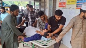 মুলাদীতে ছাত্রদল-শিবির সংঘর্ষে আহত ২৫