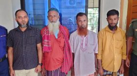 কলাপাড়ায় নিষেধাজ্ঞা অমান্য করে ইলিশ শিকারের দায়ে ৩ জেলেকে জরিমানা