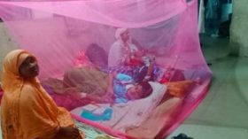 কলাপাড়ায় ডেঙ্গুর প্রকোপ বেড়েছে: শয্যা সংকটে থাকছেন ফ্লোরে
