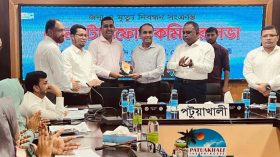 জন্ম ও মৃত্যু সনদ প্রদানে প্রথম বাউফল