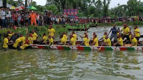 পটুয়াখালীতে ঐতিহ্যবাহী শারদীয় নৌকা বাইচ অনুষ্ঠিত