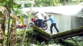 ভোলায় ব্রিজ ভেঙে দুর্ভোগে দুই ইউনিয়নবাসী