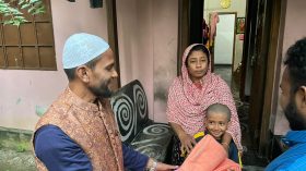বাউফল পৌরসভায় ড. মাসুদের ভ্রাম্যমাণ কম্বল উপহারের গাড়ি