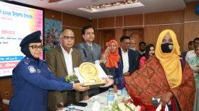 বরিশালে বেগম রোকেয়া দিবসে অদম্য নারীদের সম্মাননা