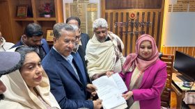 বরিশাল-৬ আসনে বিএনপি প্রার্থী আবুল হোসেন খানের মনোনয়নপত্র দাখিল