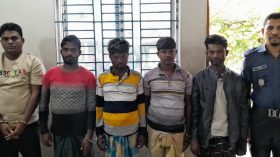 তেঁতুলিয়া নদীতে বাল্কহেড থামিয়ে চাঁদাবাজি: আটক ৫