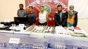 সেনাবাহিনীর অভিযানে আট সহযোগিসহ শীর্ষ সন্ত্রাসী শহীদ প্যাদা আটক