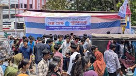 সোহরাওয়ার্দী সরকারি কলেজে ইসলামী ছাত্রশিবিরের হেল্প ডেস্ক কার্যক্রম