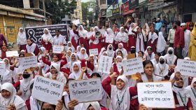 নগরীতে সড়ক অবরোধ, সিটি প্রশাসকের আশ্বাসে পরিস্থিতি স্বাভাবিক