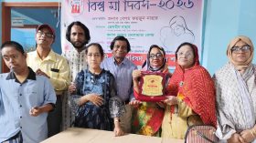 বিশ্ব মা দিবসে সম্মাননা পেলেন সংগ্রামী মা শিউলি পারভীন