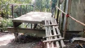 বানারীপাড়ায় ব্রিজে এপ্রোচ সড়ক না থাকায় জনদুর্ভোগ