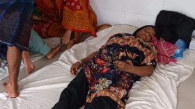 বরগুনায় পুলিশ দেবর কর্তৃক ভাবিকে কুপিয়ে জখম