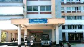 স্কুল থেকে বাড়ি যাওয়ার পথে টমটমের চাপায় ৭ বছরের শিশুর মৃত্যু