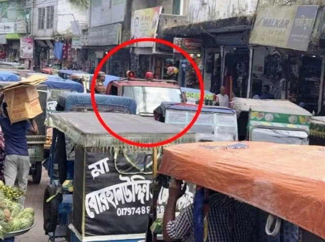 বোরহানউদ্দিনে যানজটে আটকে ছিলো ফায়ার সার্ভিসের গাড়ি, আগুনে পুড়ে সব ছাই