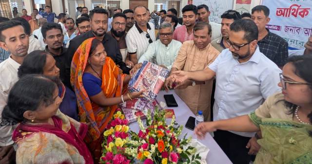  সংখ্যালঘু বলতে কিছু নেই, আমরা সবাই বাংলাদেশের নাগরিক- গণপূর্ত প্রতিমন্ত্রী 