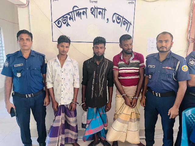 তজুমদ্দিনে মৎস্য অভিযানে ৩ জেলে আটক, মোবাইল কোর্টে সাজা